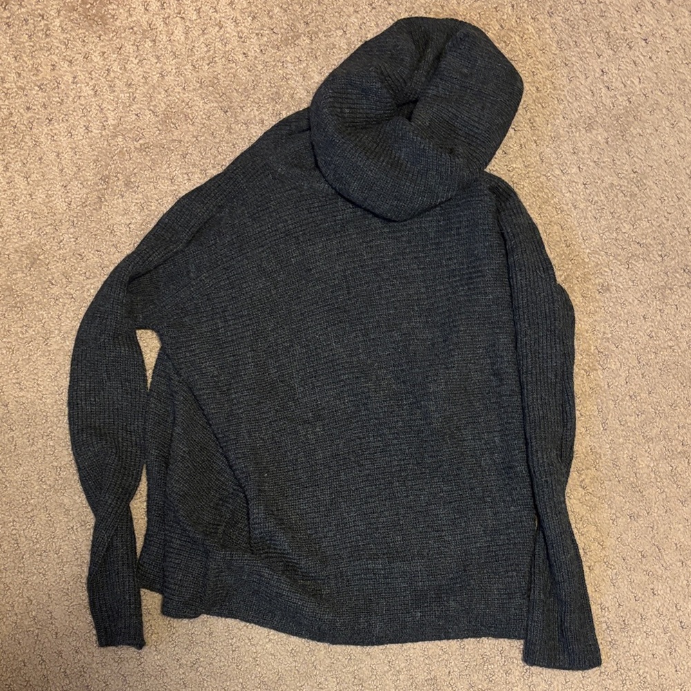 Vince Women's Dark Gray Turtleneck Sweater